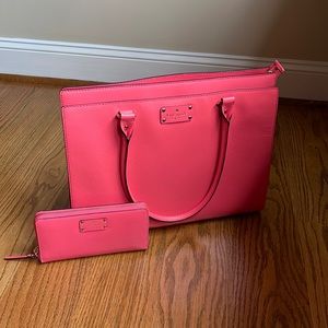 Kate spade tote and matching zip around wallet